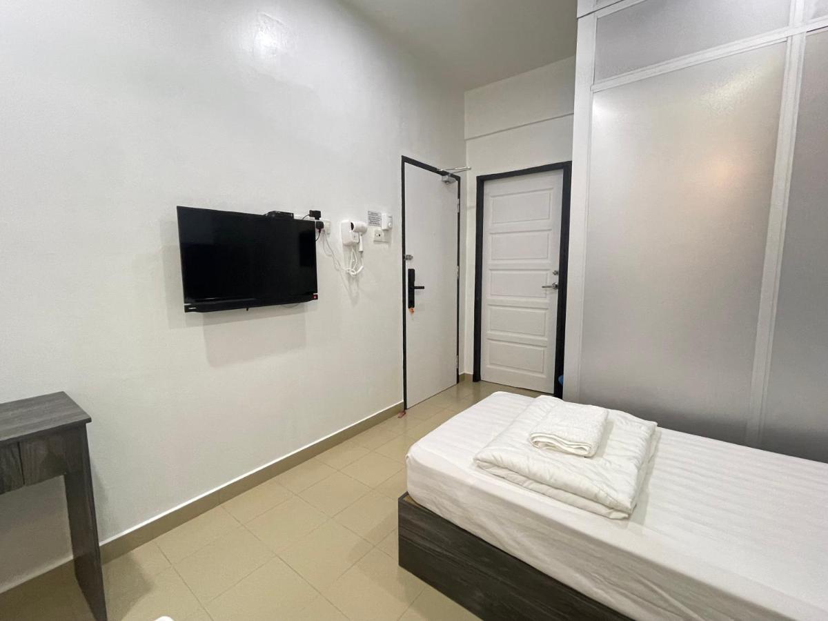 Mr Homestay Hotelstyle Room Телук-Інтан Екстер'єр фото